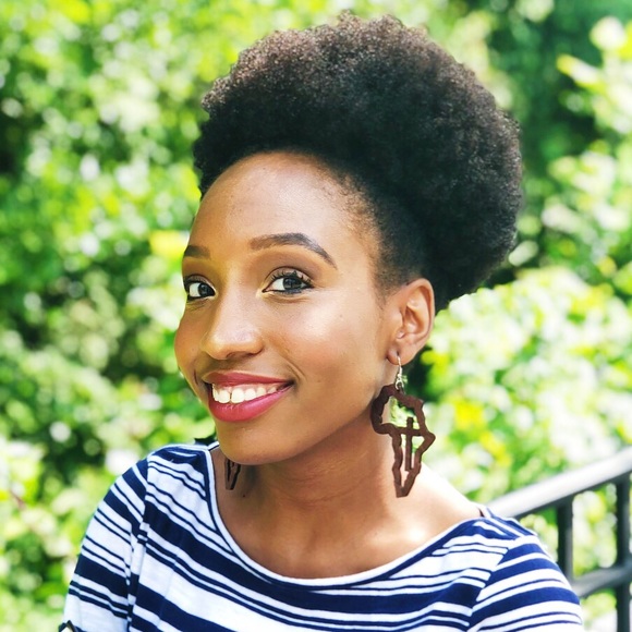 Meet your Posher, Ayanna - Picture 1 of 1